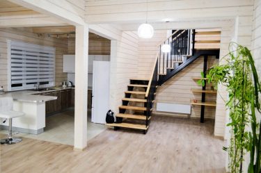 Отделка лестницы в частном доме: Самые популярные идеи (ламинатом, плиткой, камнем). Выбыраем только практичные и надежные материалы (160+ Фото)