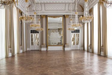 Паркет в интерьере: Как использовать? Как выбрать? 305+ (Фото) эффектных дизайнов (художественный, елочкой, модульный)