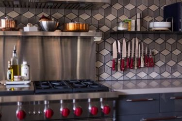 Керамическая плитка для фартука на кухню. Современный дизайн и Советы специалистов + 180 ФОТО