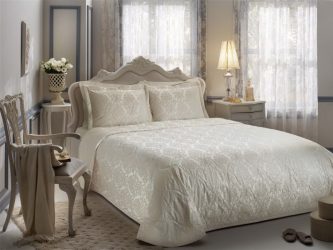 Покрывало на кровать в спальню: Современный дизайн (+170 Фото). Красивые и стильные новинки