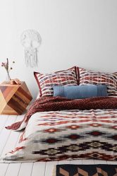 Покрывало на кровать в спальню: Современный дизайн (+170 Фото). Красивые и стильные новинки