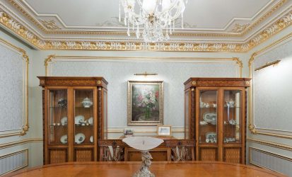Потолочный плинтус: Как выбрать и приклеить?180+ (Фото) Дизайнов для разных потолков