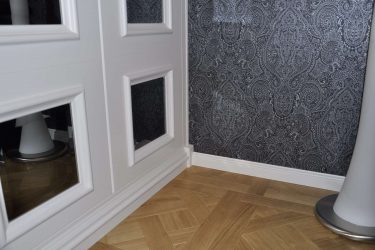 Потолочный плинтус: Как выбрать и приклеить?180+ (Фото) Дизайнов для разных потолков