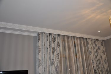 Потолочный плинтус: Как выбрать и приклеить?180+ (Фото) Дизайнов для разных потолков