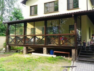 Пристроенная веранда к дому (+210 Фото): Советы для оптимального использования пространства