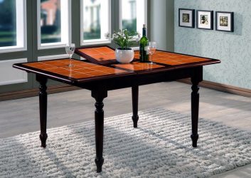 Раскладной кухонный стол (маленький, овальный, стеклянный): Как выбрать? Куда поставить? Как украсить?