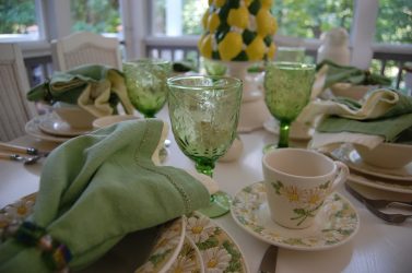 Сервировка праздничного стола (+280 Фото) в домашних условиях: Технология и правила организации красивых застолий