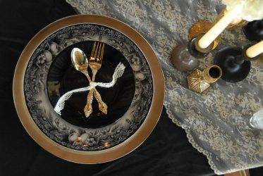 Сервировка праздничного стола (+280 Фото) в домашних условиях: Технология и правила организации красивых застолий