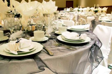 Сервировка праздничного стола (+280 Фото) в домашних условиях: Технология и правила организации красивых застолий