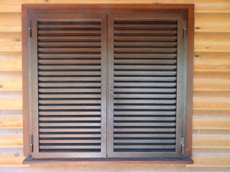 Удачные примеры преображения фасада дома при помощи ставень для окон (деревянные, металлические, пластиковые). Делаем просто и красиво (+Отзывы)