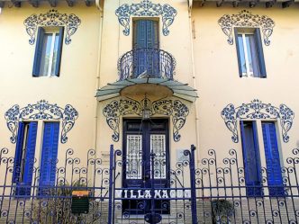 Удачные примеры преображения фасада дома при помощи ставень для окон (деревянные, металлические, пластиковые). Делаем просто и красиво (+Отзывы)