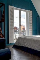 Удачные примеры преображения фасада дома при помощи ставень для окон (деревянные, металлические, пластиковые). Делаем просто и красиво (+Отзывы)