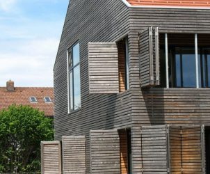 Удачные примеры преображения фасада дома при помощи ставень для окон (деревянные, металлические, пластиковые). Делаем просто и красиво (+Отзывы)