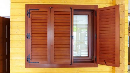 Удачные примеры преображения фасада дома при помощи ставень для окон (деревянные, металлические, пластиковые). Делаем просто и красиво (+Отзывы)