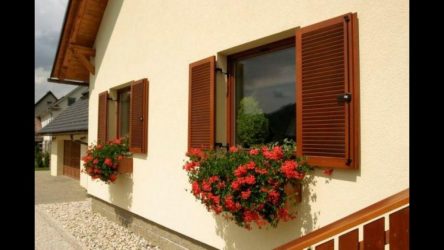 Удачные примеры преображения фасада дома при помощи ставень для окон (деревянные, металлические, пластиковые). Делаем просто и красиво (+Отзывы)