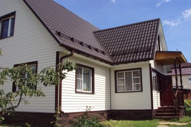 Цокольный сайдинг: Особенности материала. 180+(Фото) наружной отделки своими руками (камень, пластик, дерево)