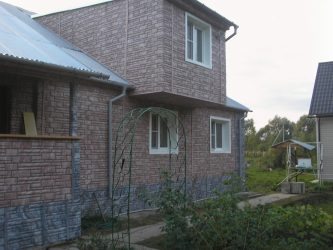 Цокольный сайдинг: Особенности материала. 180+(Фото) наружной отделки своими руками (камень, пластик, дерево)