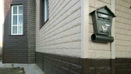 Цокольный сайдинг: Особенности материала. 180+(Фото) наружной отделки своими руками (камень, пластик, дерево)