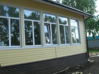 Цокольный сайдинг: Особенности материала. 180+(Фото) наружной отделки своими руками (камень, пластик, дерево)