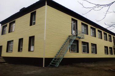 Цокольный сайдинг: Особенности материала. 180+(Фото) наружной отделки своими руками (камень, пластик, дерево)