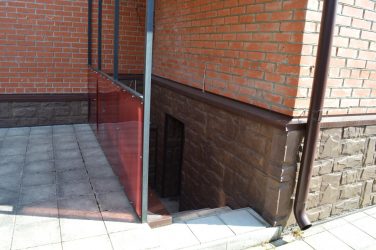 Цокольный сайдинг: Особенности материала. 180+(Фото) наружной отделки своими руками (камень, пластик, дерево)