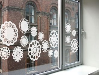 Украшение окон к Новому 2018 году: 170+Фото Идей, которые стоит использовать