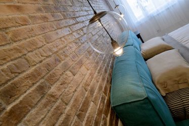 Внутренняя отделка под декоративный камень и кирпич (панели, плитка). Секреты «сильного» интерьера + 215 ФОТО