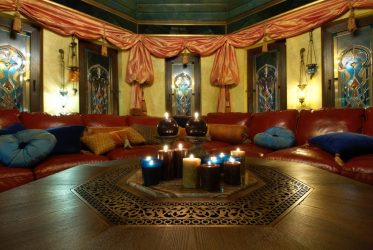 Оформление в восточном стиле: Изящество и восторг в интерьере. 215+ (Фото) утонченного дизайна (в кухне, гостиной, спальне)