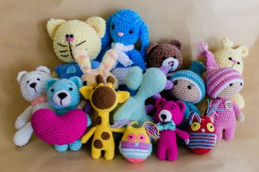 Игрушки из ниток или как порадовать ребенка из ничего: 155+(Фото) уникальных и красивых поделок созданных своими руками с мастер-классами (мягких, на елку, из шариков)