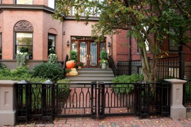 Заборы для частных домов и приусадебных территорий (+390 Фото Идей). Красивые ограждения и критерии выбора