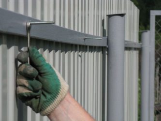 Заборы для частных домов и приусадебных территорий (+390 Фото Идей). Красивые ограждения и критерии выбора