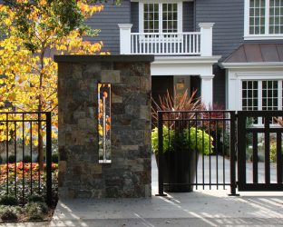 Заборы для частных домов и приусадебных территорий (+390 Фото Идей). Красивые ограждения и критерии выбора