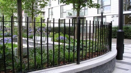 Заборы для частных домов и приусадебных территорий (+390 Фото Идей). Красивые ограждения и критерии выбора