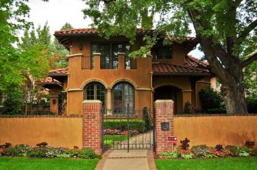 Заборы для частных домов и приусадебных территорий (+390 Фото Идей). Красивые ограждения и критерии выбора