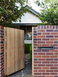 Заборы для частных домов и приусадебных территорий (+390 Фото Идей). Красивые ограждения и критерии выбора