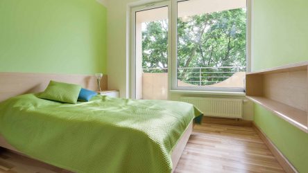 Интерьер спальни зеленого цвета: Как сделать его лучшим местом для отдыха? 175+ (Фото) вариантов Дизайна (шторы, обои, стены)