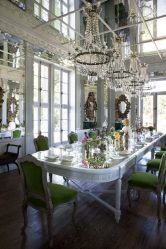 Зеркальный потолок: Особенности интерьерного решения (в ванной, гостиной, прихожей). Блестящая отделка для эффектного дизайна