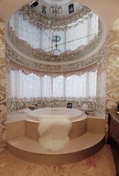 Зеркальный потолок: Особенности интерьерного решения (в ванной, гостиной, прихожей). Блестящая отделка для эффектного дизайна