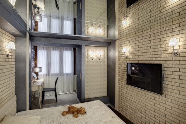 Зеркальный потолок: Особенности интерьерного решения (в ванной, гостиной, прихожей). Блестящая отделка для эффектного дизайна