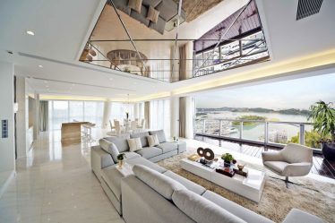 Зеркальный потолок: Особенности интерьерного решения (в ванной, гостиной, прихожей). Блестящая отделка для эффектного дизайна